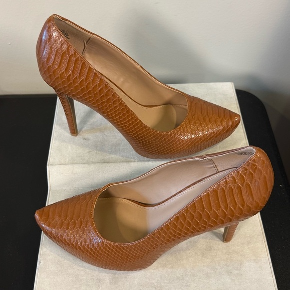 BCBGeneration Women's Penni Platform Pump Stiletto, brown, size 11, NWOT - Picture 2 of 10